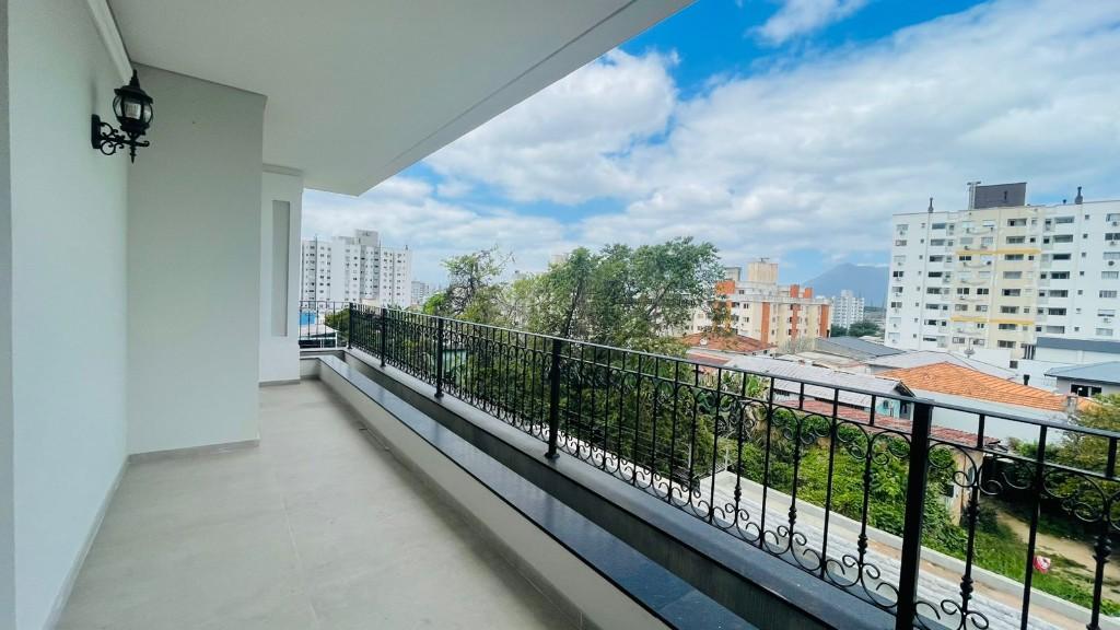 Casa em Pedra Branca, Palhoça. 4 quartos, 430m². Imagem 1 de 23